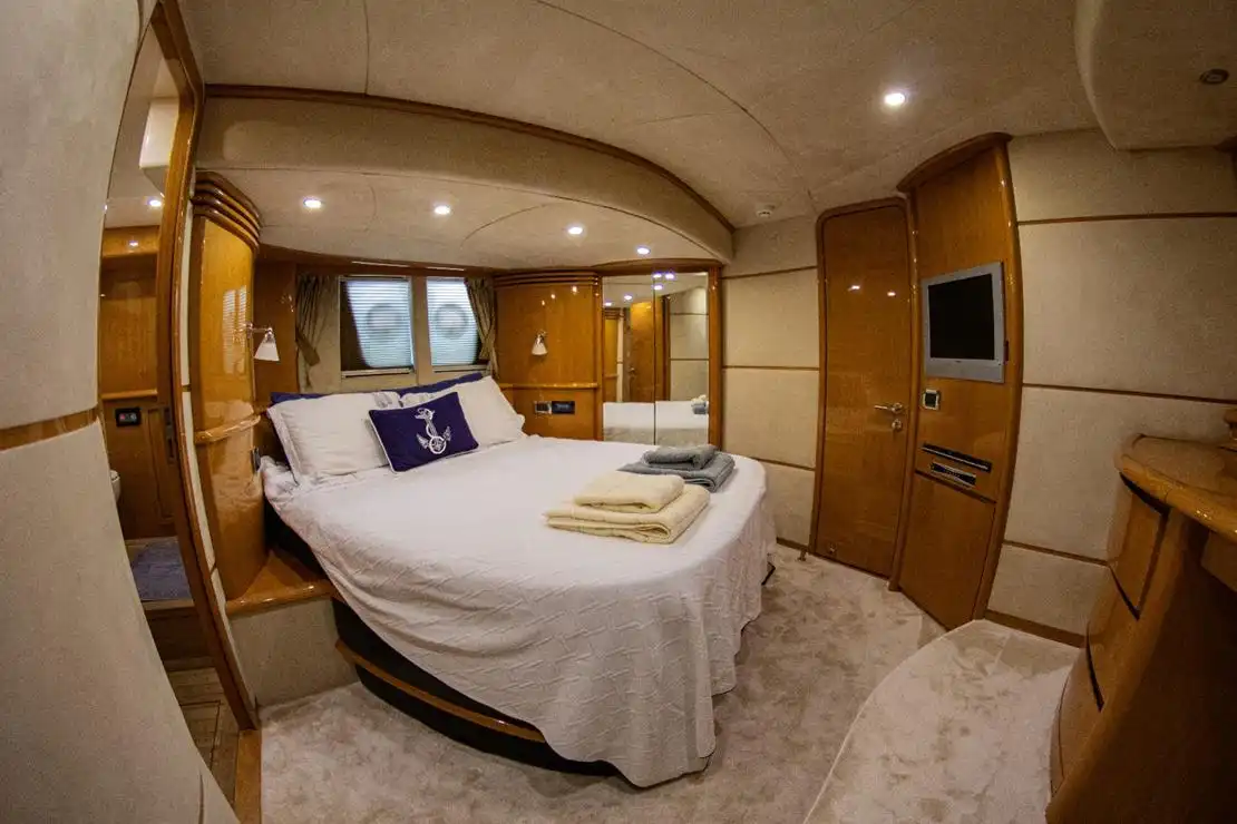 Antalya Yacht Rental 20m Sunseeker 63